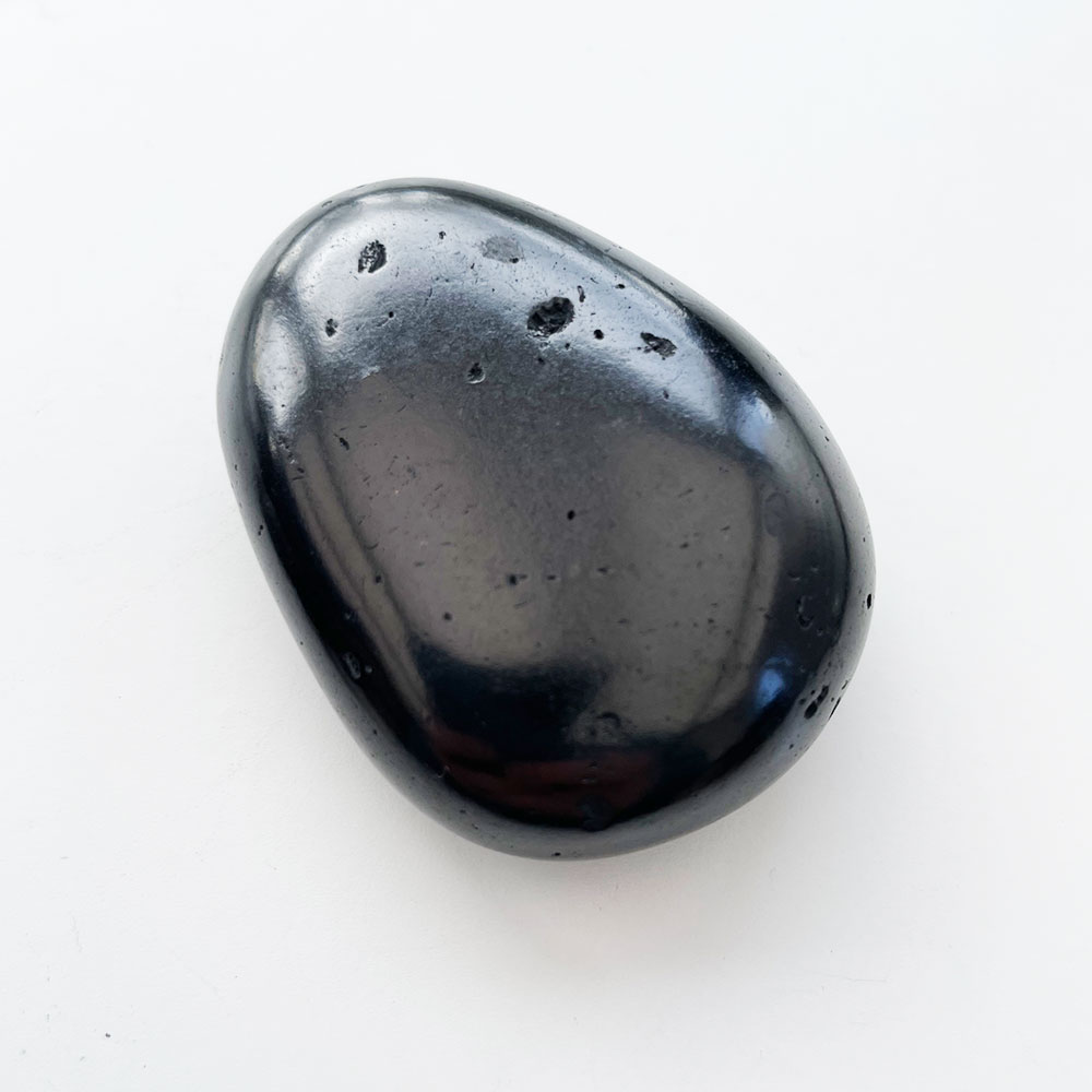 S33-Shungite-Pebble Back