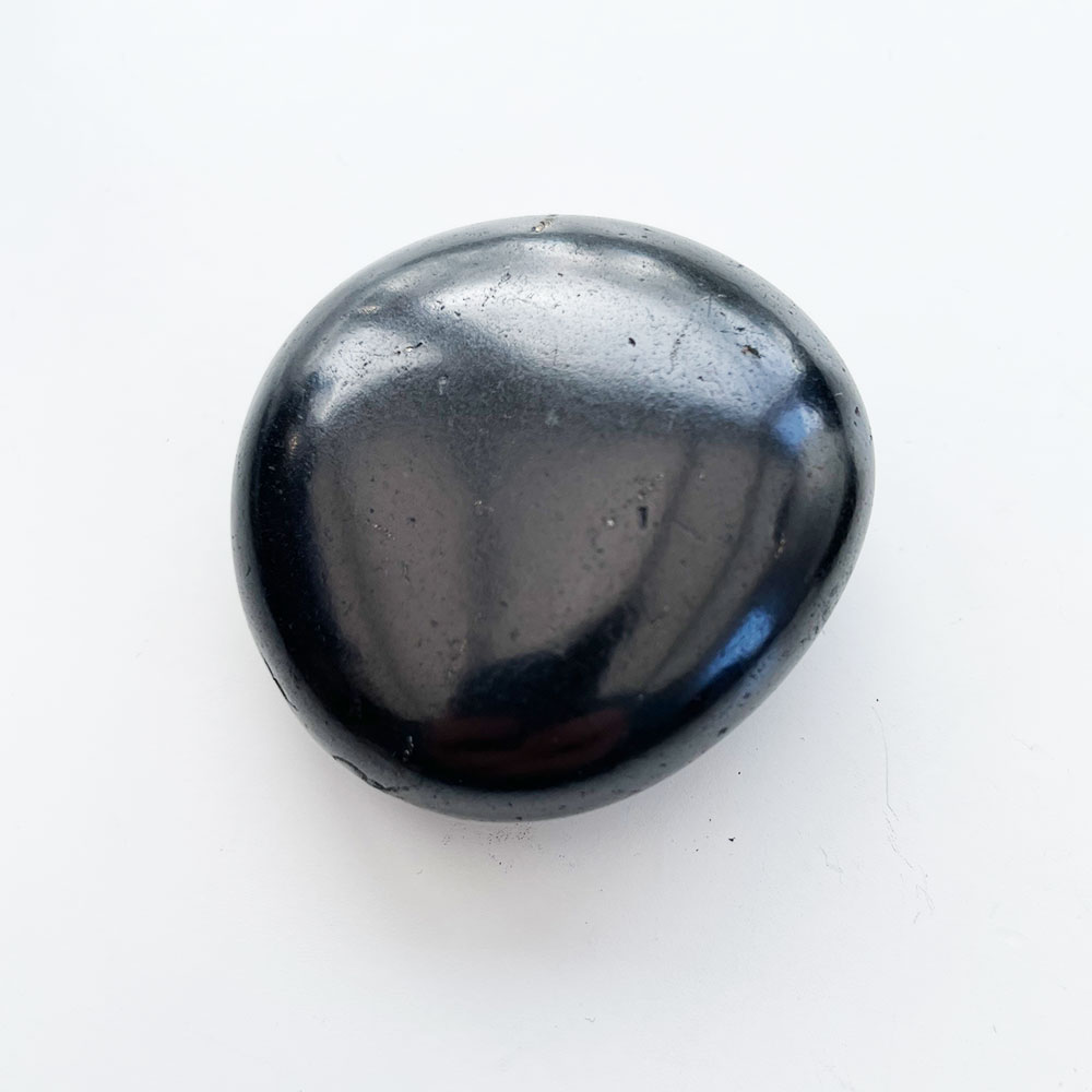 S33-Shungite-Pebble-Front